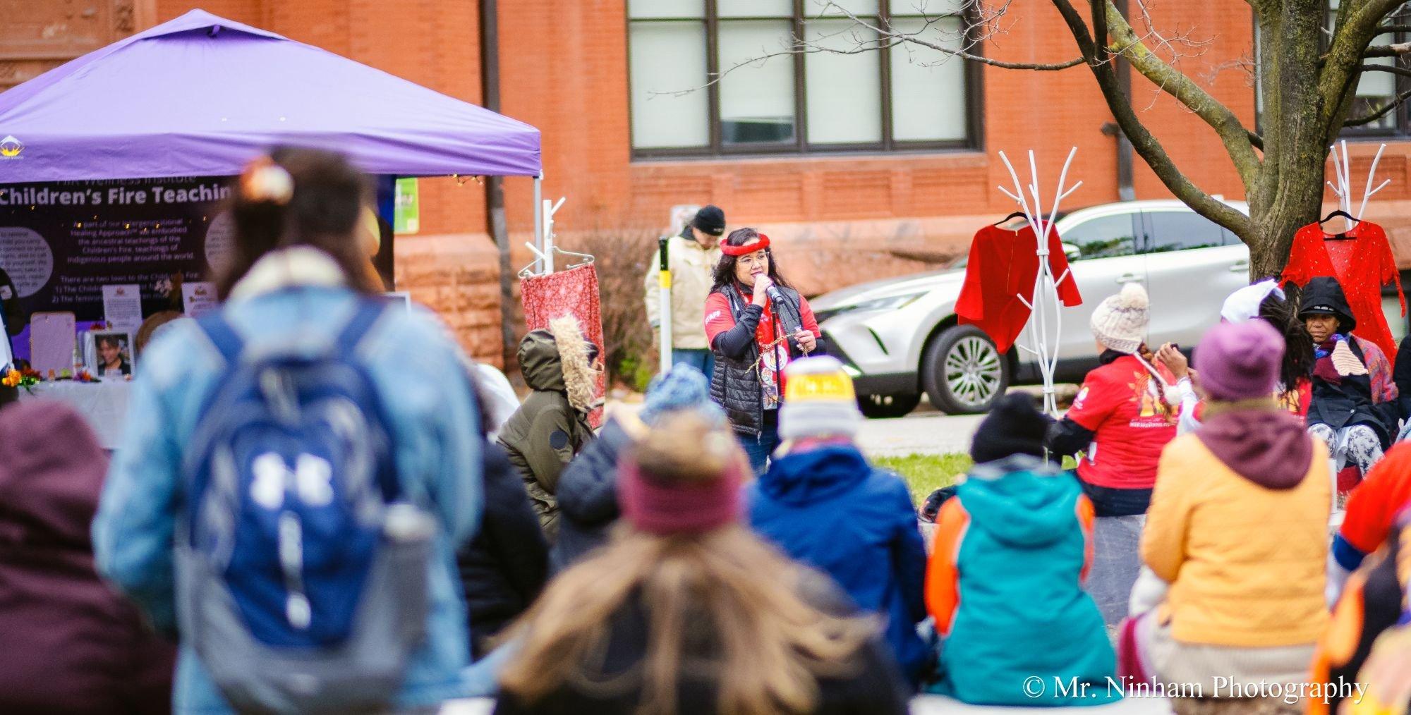 carousel-hero-element image-4